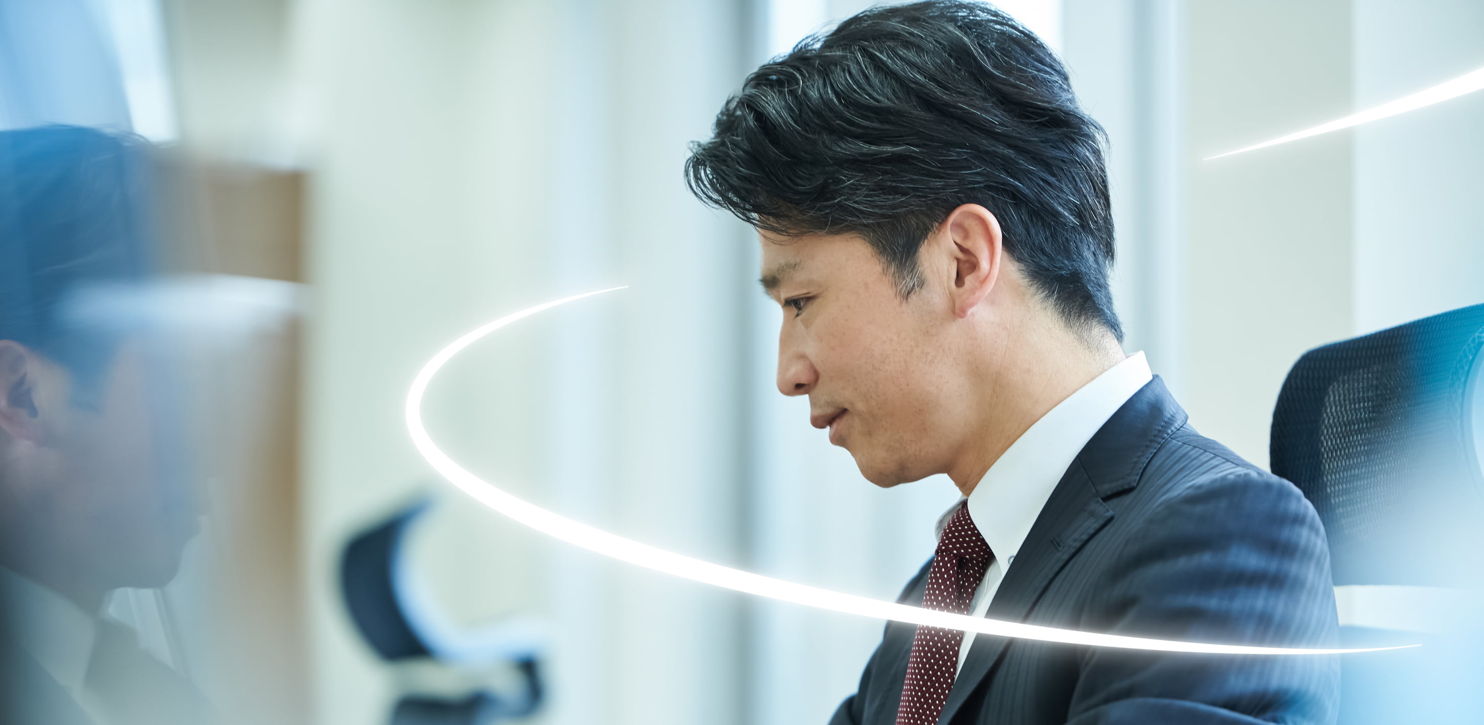 信託服務形象 — 專業團隊細閱文件